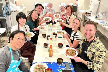 Osaka Okonomiyaki Cooking Experience!