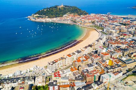San Sebastian : Private Custom Walking Tour With A Guide 