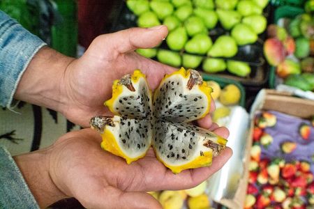 Private Tour of Paloquemao Square with Gastronomic Tasting