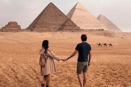 Private Tour to Pyramids ,Sphinx & Egyptian Museum from Hurghada 