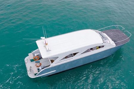 Premium Phi Phi, Maya Bay, Bamboo islands tour Speed Catamaran 