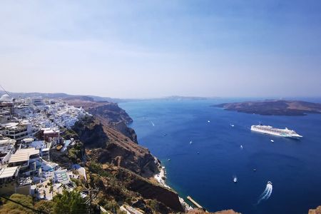 Santorini Private Tour Highlights 6h for Groups and Families