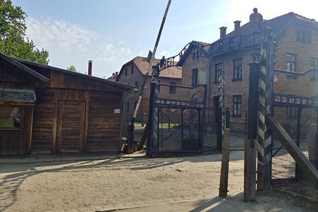 Auschwitz Birkenau Guided Tour with Hotel Pickup from Cracow