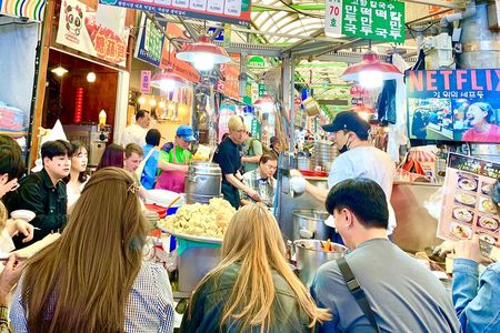 Private Full-Day Guided Tour in Seoul with Lunch, Tea and Dinner