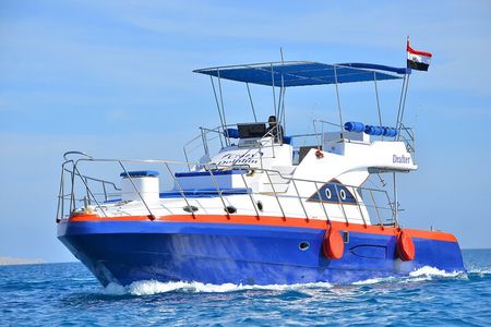 Private Boat to Hula Hula Island Snorkeling With Lunch - Hurghada