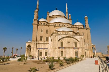Private Walking Tour with a Local Guide in Cairo