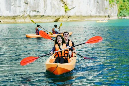  One Day Deluxe Boat Trip in Ha Long Bay