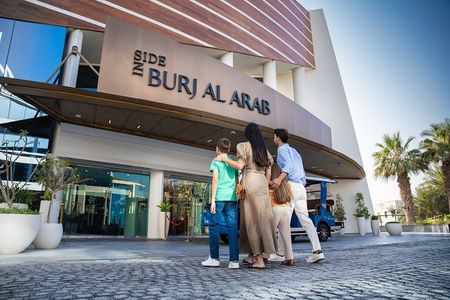 Dubai Burj Al Arab Guided Tour with High Tea Experience.