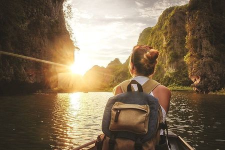Private Luxury Day Tour in Trang An, Hoa Lu and Mua Cave
