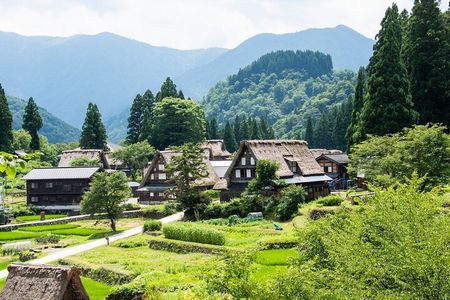 Departing from Takayama [Regular sightseeing bus] World Heritage Sites Shirakawago and Gokayama Ainokura