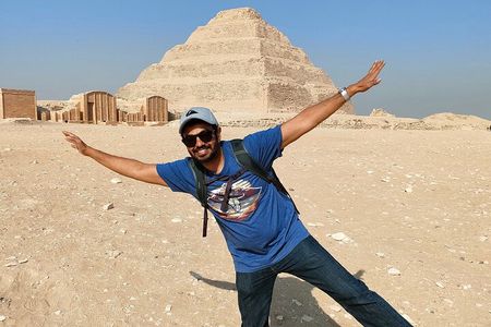 Private Day Tour Giza Pyramids, Sphinx, Memphis, and Saqqara