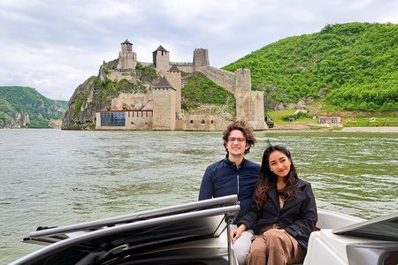 Golubac Fortress w/Iron Gate Speed Boat & Rakija Distillery tour