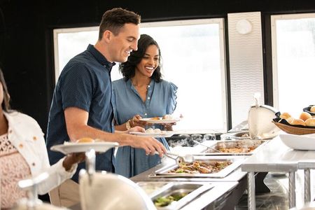 City Cruises Norfolk: Signature Lunch Cruise