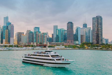 City Cruises Chicago: Signature Lunch Cruise on Lake Michigan