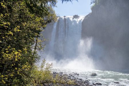 Visit Snoqualmie and Hike to Twin Falls (Transportation included)