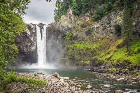 Visit Snoqualmie and Hike to Twin Falls (Transportation included)