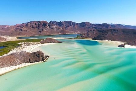 La Paz World class Snorkeling in Balandras Hidden Beaches 