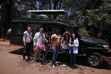 Nairobi National Park Daily Game drives with Land Cruiser JEEP.