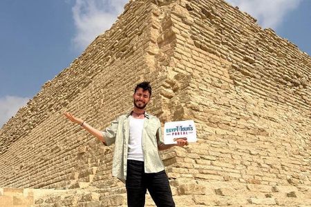 Full Day to Giza Pyramids, Sphinx, Saqqara & Dahshur.