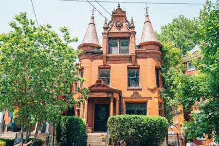 Historic Charm: Food & History Tour in the Victorian Highlands
