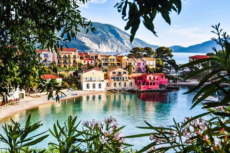 Kefalonia Private Tour: Assos, Melisani, Fiscardo & Wine tasting 
