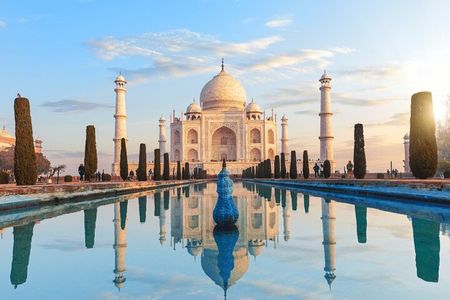From Delhi: Full Day TajMahal & Agra Fort with 5 Star Lunch