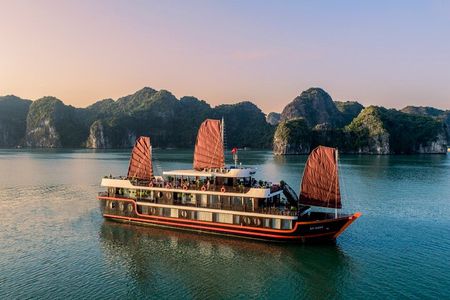 Overnight Halong Bay Cruise Including Transfer Service and Kayaking or Bamboo Boat Activities