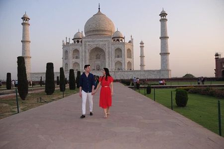 From Delhi: Taj Mahal Day Trip