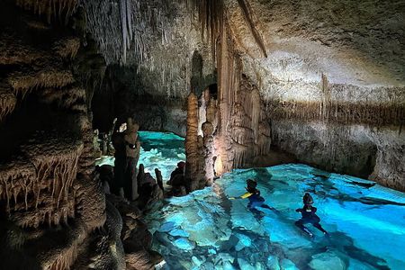 PREMIUM TOUR : Enjoy aquatic caves with caving guides