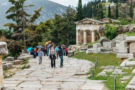 Delphi and Arachova Full-Day Trip from Athens with Audio Guide