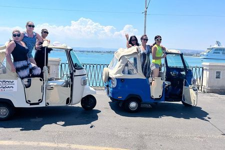 1 hour Calessino/Tuk tuk Tour to Syracuse or Ortigia Island 