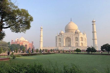 From Delhi : Taj Mahal and Agra Fort Tour by Superfast Train