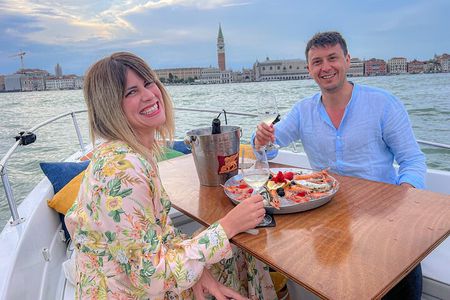 Cena at Gatto Nero (or Hosteria)with SunSet Cruise Around Burano