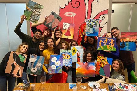 Paint n’ Sip in Rome: Unlimited Wine & Pizza in Piazza Navona