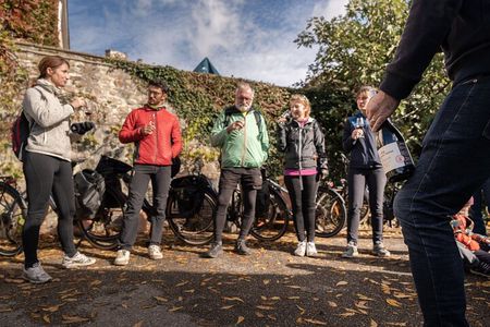 Guided tour of Beaujolais by electric bike and wine tasting
