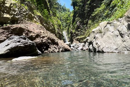 Shared Guided Hiking in Falls of Baleine 