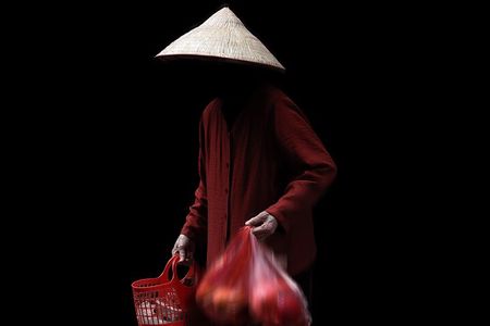 Hanoi Street Photography with a Pro – Phone & Camera