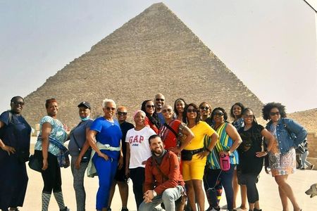 Private Giza Pyramids and Sphinx Tour with Lunch and Camel Ride