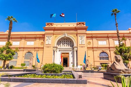 Private Giza Pyramids, Egyptian Museum and Khan El Khalili Tour