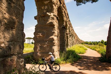Appian Way, Catacombs and Aqueducts Park Tour with Top E-Bike