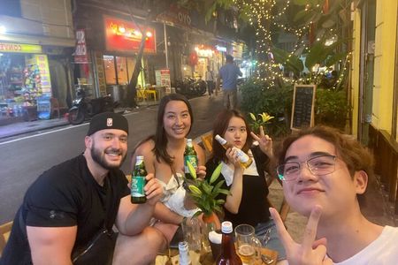 Hanoi Local Fresh Beer and Culinary Tour with Train Street Visit