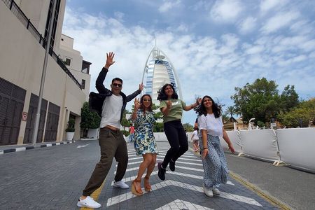 Private: Dubai's Highlights & Desert safari with BBQ dinner 
