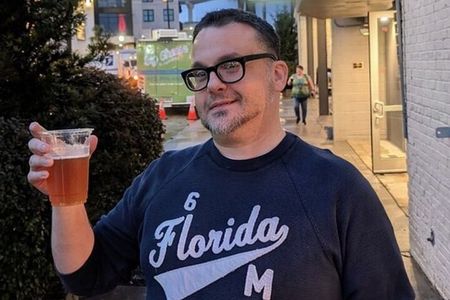 Guided Liquor and Beer Tasting Tour in Beaufort