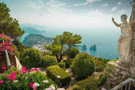 Capri by Land and Sea: Small-Group Tour from Naples