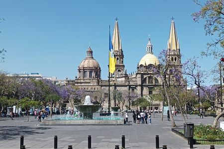 History and Murals: Walking Tour Guadalajara