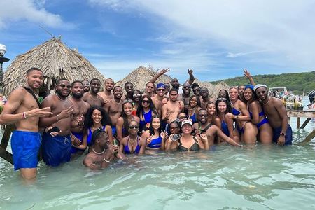 Cholón Island with Music Lunch and Drinks