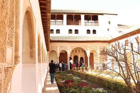 Alhambra Guided Tour, Nasrid Palaces and Generalife