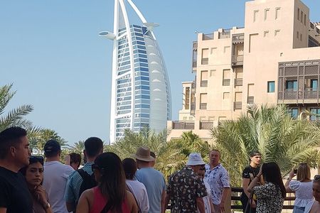 Dubai Private City Tour Up To 5 Person Day Or Night - Audi Q7