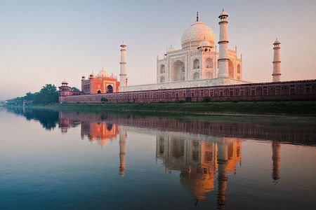 Agra Overnight Tour: Taj Mahal & Agra Fort