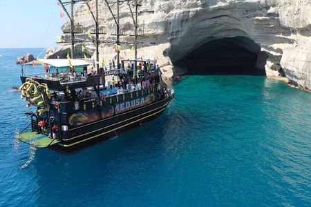 Full Day Pirate Boat Tour in Marmaris with Lunch & Beverages